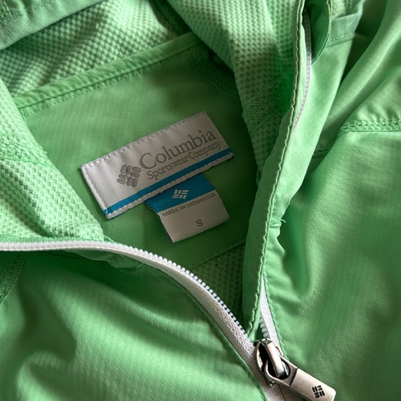 Columbia light-weight hooded jacket (women’s S) - Picture 2 of 8
